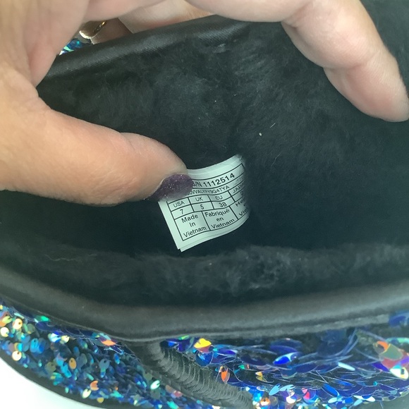 Authentic UGG Classic Short Stellar Sequin - Picture 7 of 9